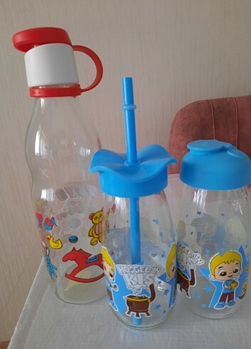 3 şişe 
