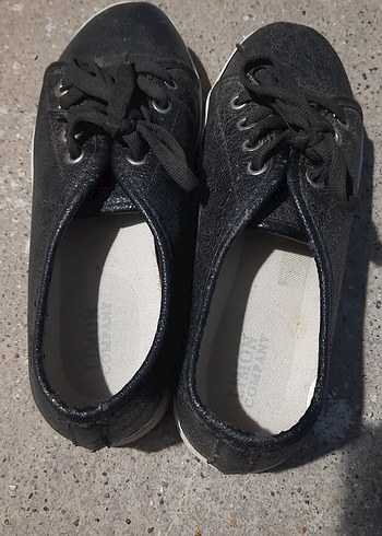 Siyah Parlak Kadın Spor Ayakkabı