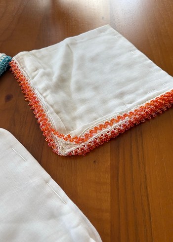 Boncuk işlemeli beyaz tülbent - Görsel 2