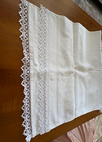 İşlemeli Beyaz Havlu - Görsel 2