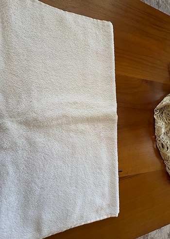 Nakışlı Beyaz Havlu - Görsel 3