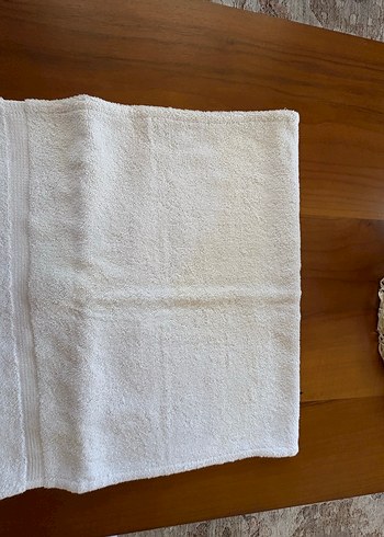 İşlemeli Beyaz Havlu - Görsel 4