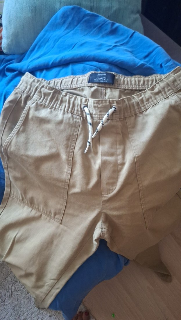 Bershka çok açık yeşil Straight Fit Pantolon — görsel 2/8