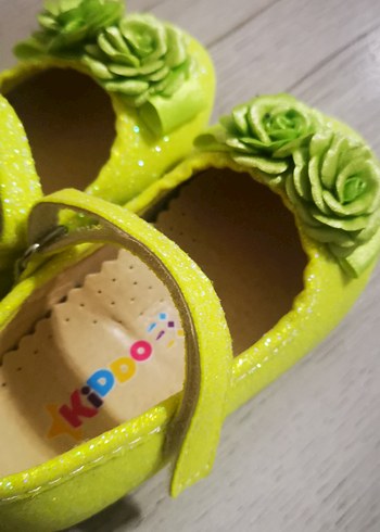 Sarı Çiçekli Fırfırlı Kız Babet Ayakkabı - Görsel 2