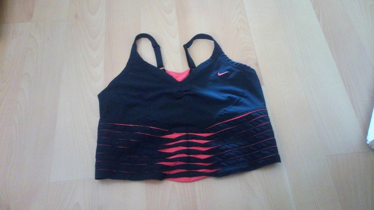 nike spor t shirt