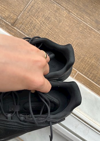 Adidas Ozelia Spor Ayakkabısı 38,5 - Görsel 9