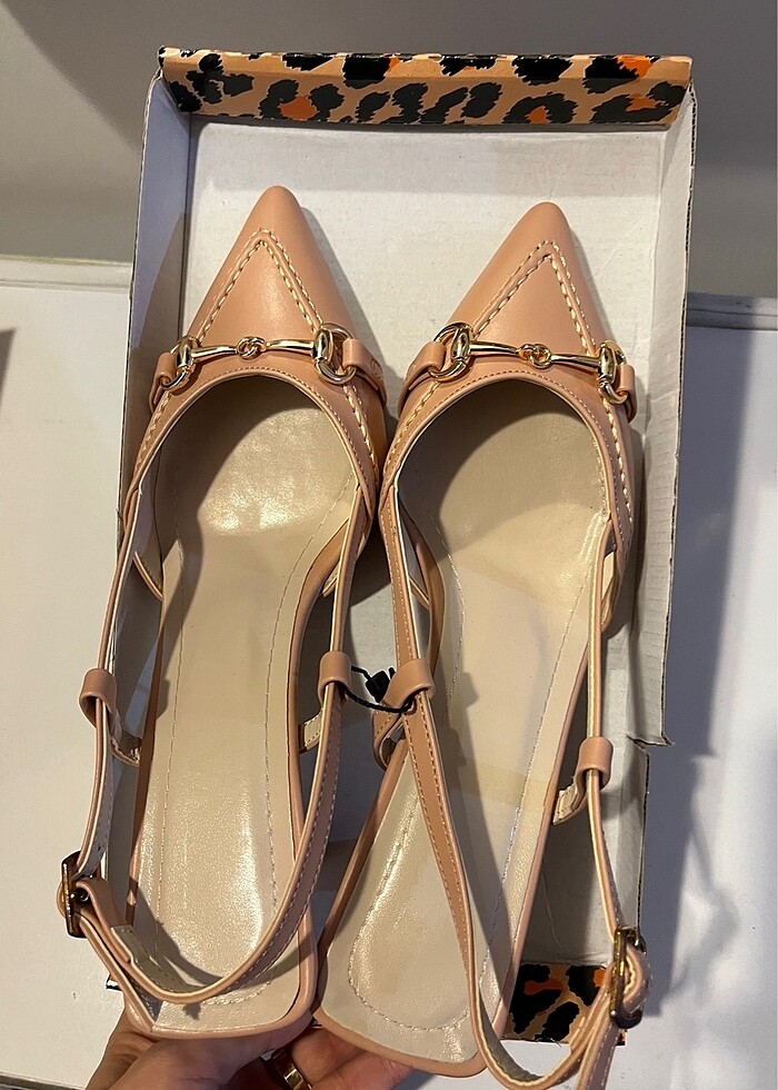 Toka detaylı sivri burun retro stiletto - Görsel 4