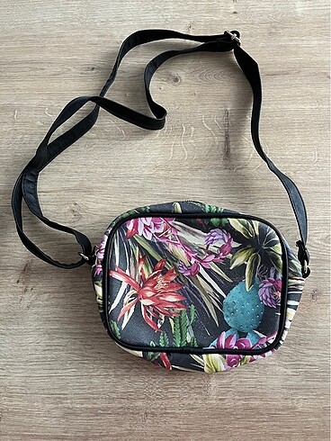 Koton Koton çiçek desenli kol çantası