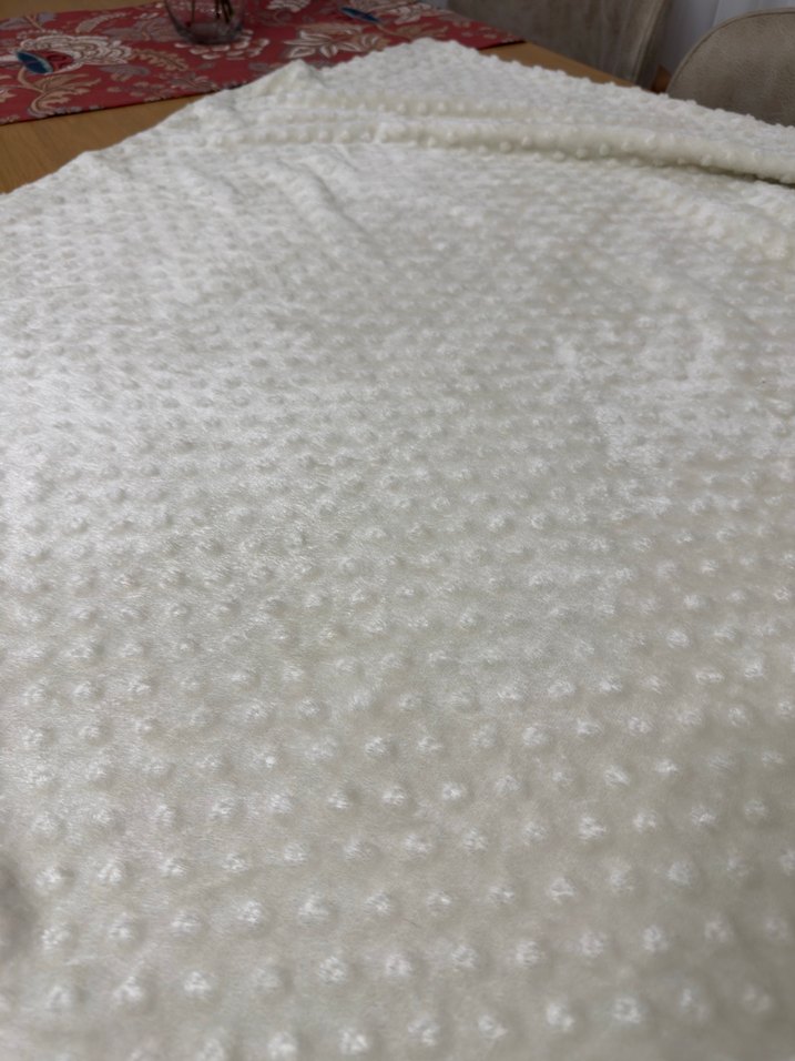 Beyaz Parlak Çocuk Battaniyesi - Görsel 2