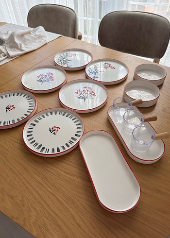 Çiçek Desenli Beyaz ve Gri Tabak Seti - Görsel 2