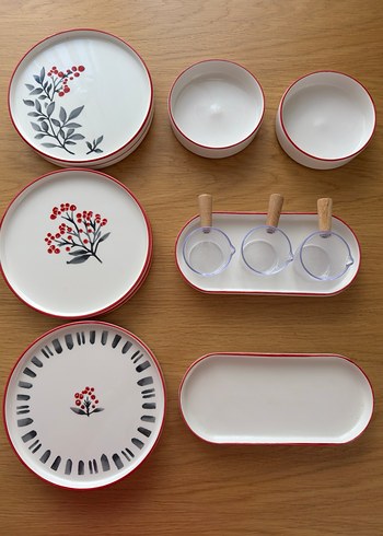 Çiçek Desenli Beyaz ve Gri Tabak Seti - Görsel 3