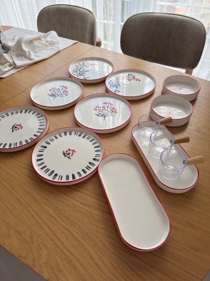 Çiçek Desenli Beyaz ve Gri Tabak Seti - Görsel 2