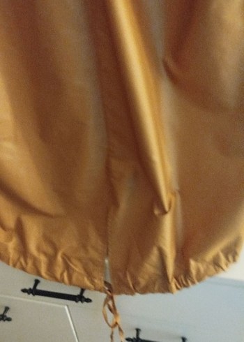 Bej Parlak Midi Kadın Yağmurluk - Görsel 5