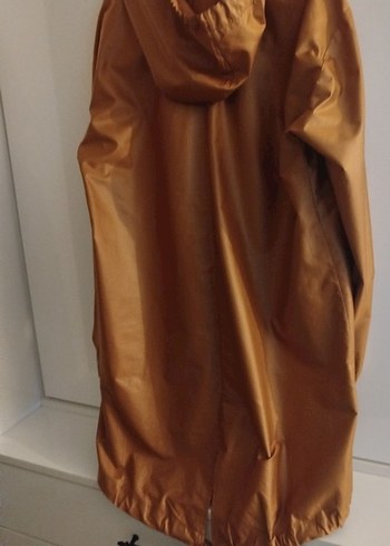 Bej Parlak Midi Kadın Yağmurluk - Görsel 4