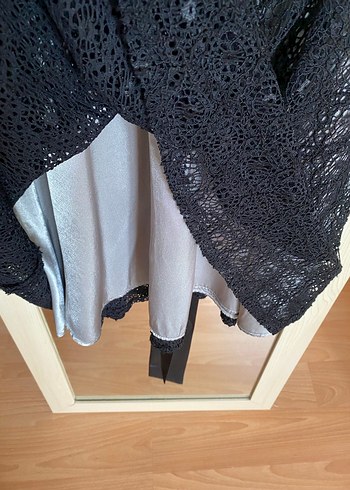 Dantel Detaylı Siyah Midi Elbise - Görsel 5