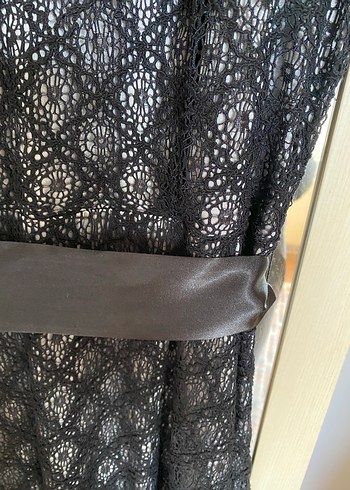 Dantel Detaylı Siyah Midi Elbise - Görsel 4