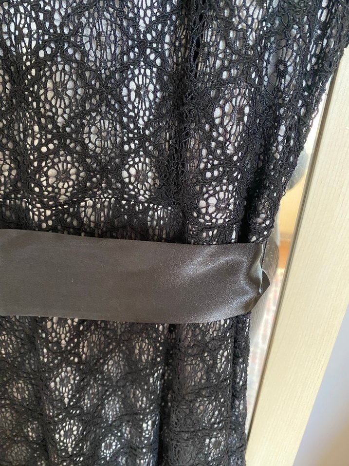 Dantel Detaylı Siyah Midi Elbise - Görsel 4
