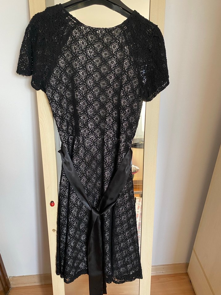 Dantel Detaylı Siyah Midi Elbise - Görsel 2