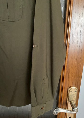 Düğmeli, Uzun Kollu Haki Kadın Gömlek - Görsel 3