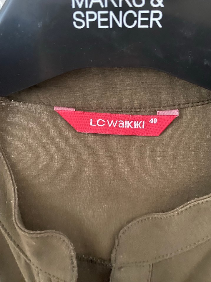 Düğmeli, Uzun Kollu Haki Kadın Gömlek - Görsel 5