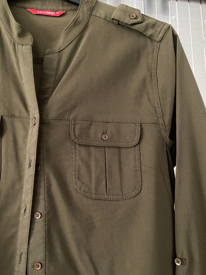 Düğmeli, Uzun Kollu Haki Kadın Gömlek - Görsel 4