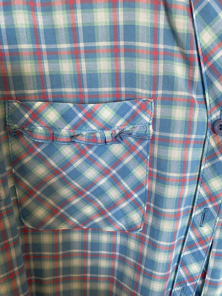 Düğmeli V Yakalı Kadın Gömlek - Görsel 3