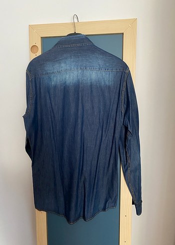 Düğmeli Uzun Kollu Mavi Denim Gömlek - Görsel 2