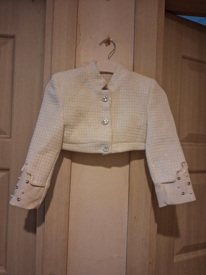 Bej Düğmeli Kız Bolero - Görsel 2