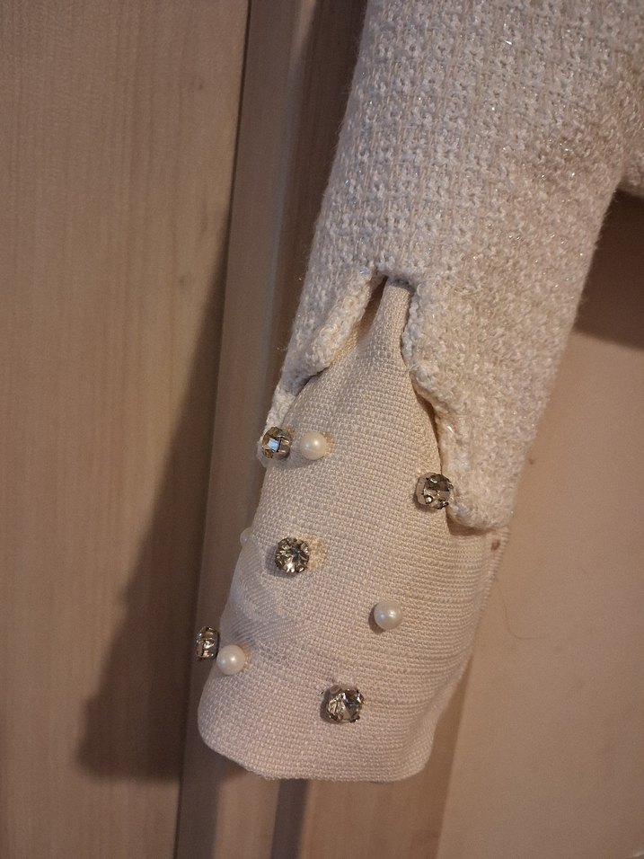 Bej Düğmeli Kız Bolero - Görsel 4