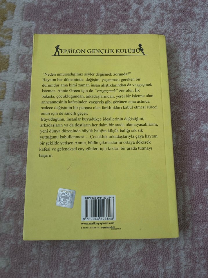 Bizim Kafenin Kızları - Laura Schaefer - Görsel 3