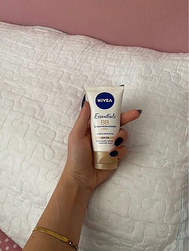 Nivea aydınlatma etkili BB krem