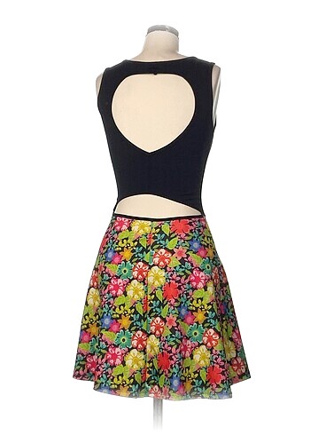 s Beden Vintage Love Kısa Elbise %70 İndirimli.