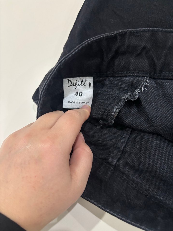 Düğmeli Siyah Denim Mini Etek - Görsel 4