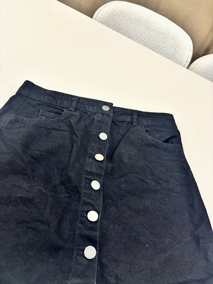 Düğmeli Siyah Denim Mini Etek - Görsel 3