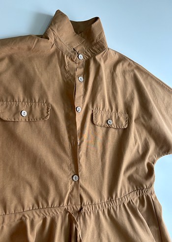 Bej düğmeli mini elbise - Görsel 4