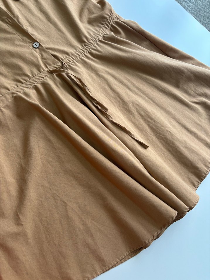 Bej düğmeli mini elbise - Görsel 5