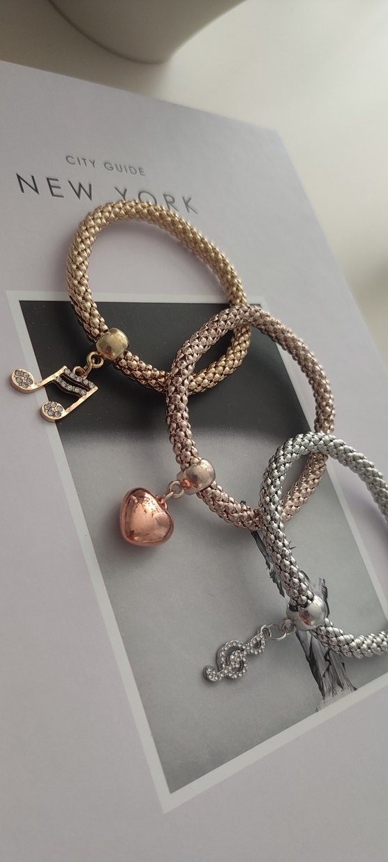 3'lü charmlı kadın bileklik - Görsel 2