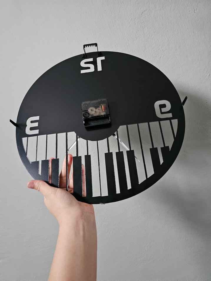 Piyano Tasarımlı Siyah Duvar Saati - Görsel 3