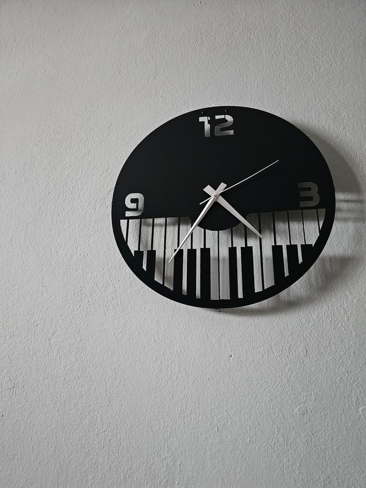 Piyano Tasarımlı Siyah Duvar Saati - Görsel 5