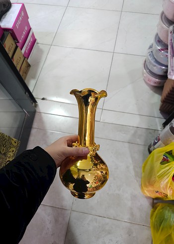Altın Renkli Metal Vazo - Görsel 2