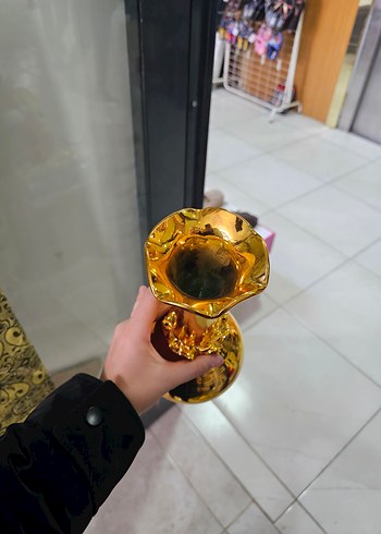 Altın Renkli Metal Vazo - Görsel 3