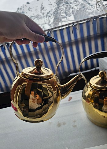 Parlak Altın Renkli Çaydanlık - Görsel 4