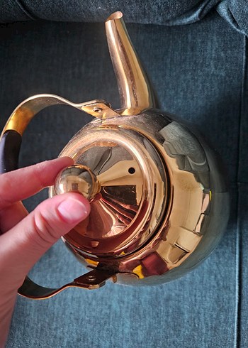 Parlak Altın Renkli Çaydanlık - Görsel 3