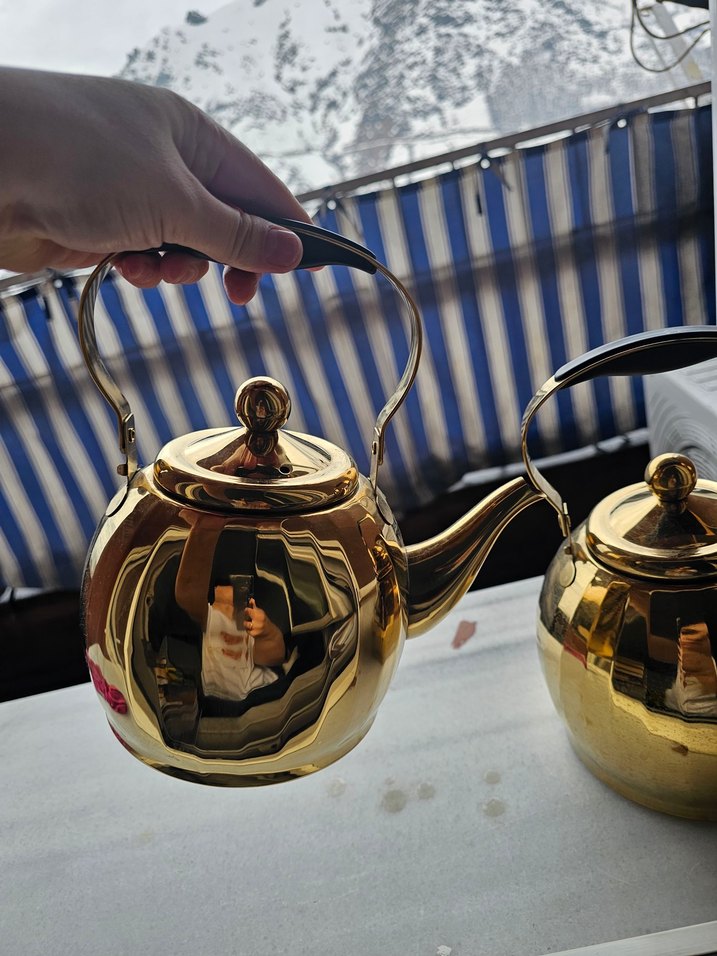 Parlak Altın Renkli Çaydanlık - Görsel 4