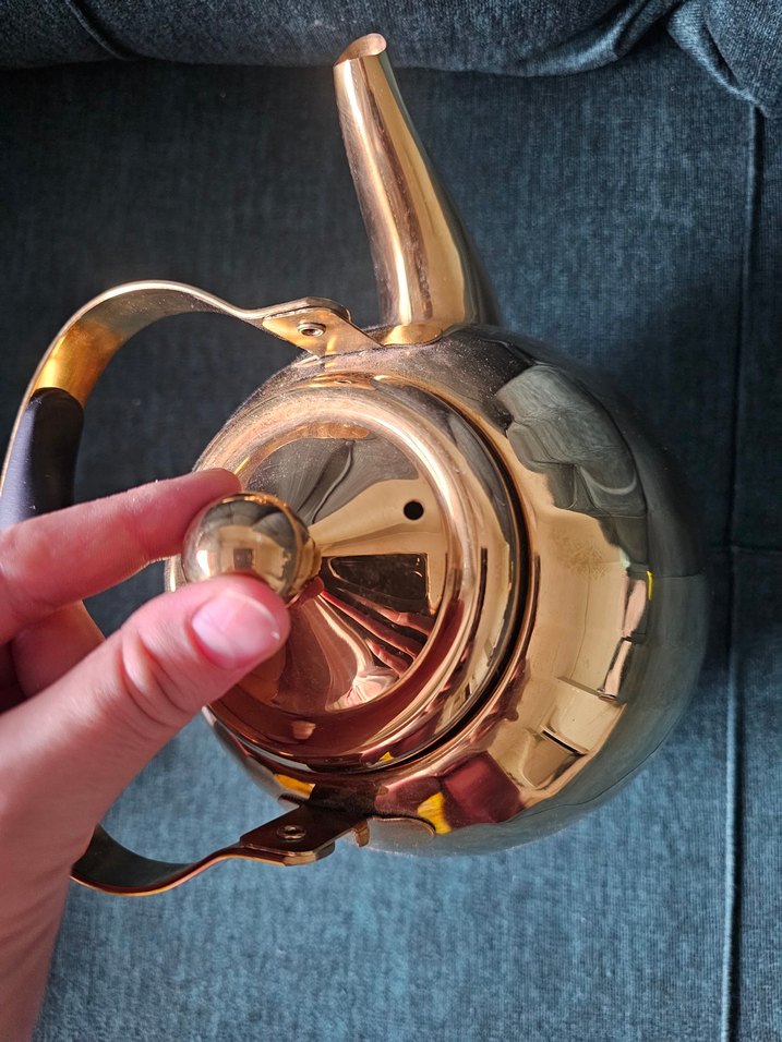 Parlak Altın Renkli Çaydanlık - Görsel 3