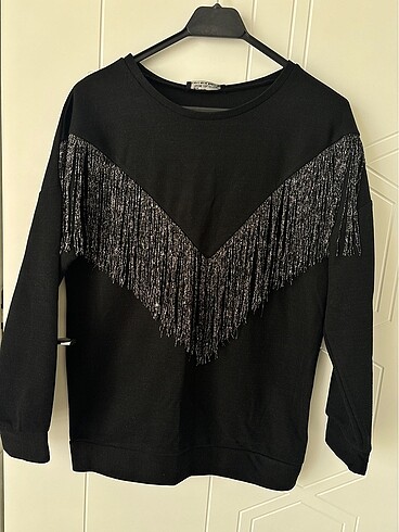 Püskül detaylı bluz - Görsel 3