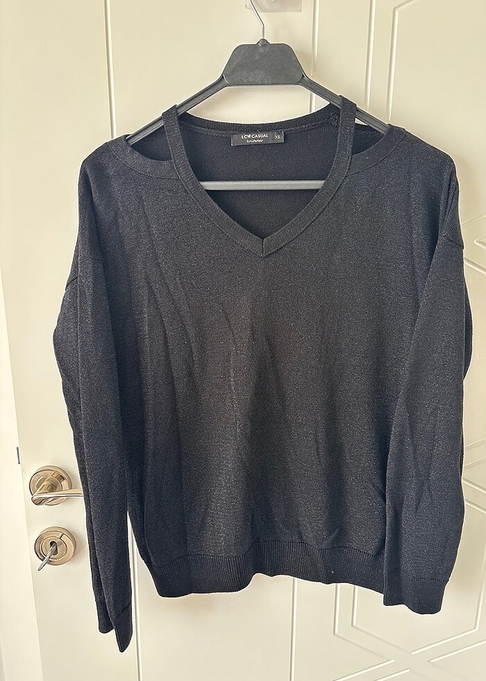 Omuz detaylı bluz - Görsel 3