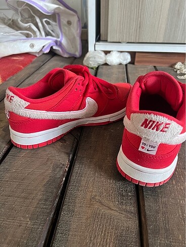 37,5 Beden kırmızı Renk Nike Kırmızı Pembe Ayakkabı