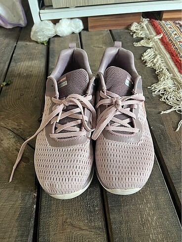 37,5 Beden Skechers Yürüyüş Ayakkabısı