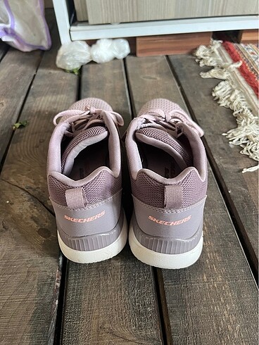 37,5 Beden mor Renk Skechers Yürüyüş Ayakkabısı